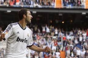 开云体育在线-凯尔特人全面压制猛龙，恩比德在美加墨世界杯接管比赛，篮球世界的权力转移