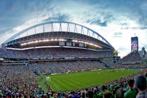 开云下载-德甲争冠战，当绿茵场上的战术博弈遇见篮球场的稳稳拿下