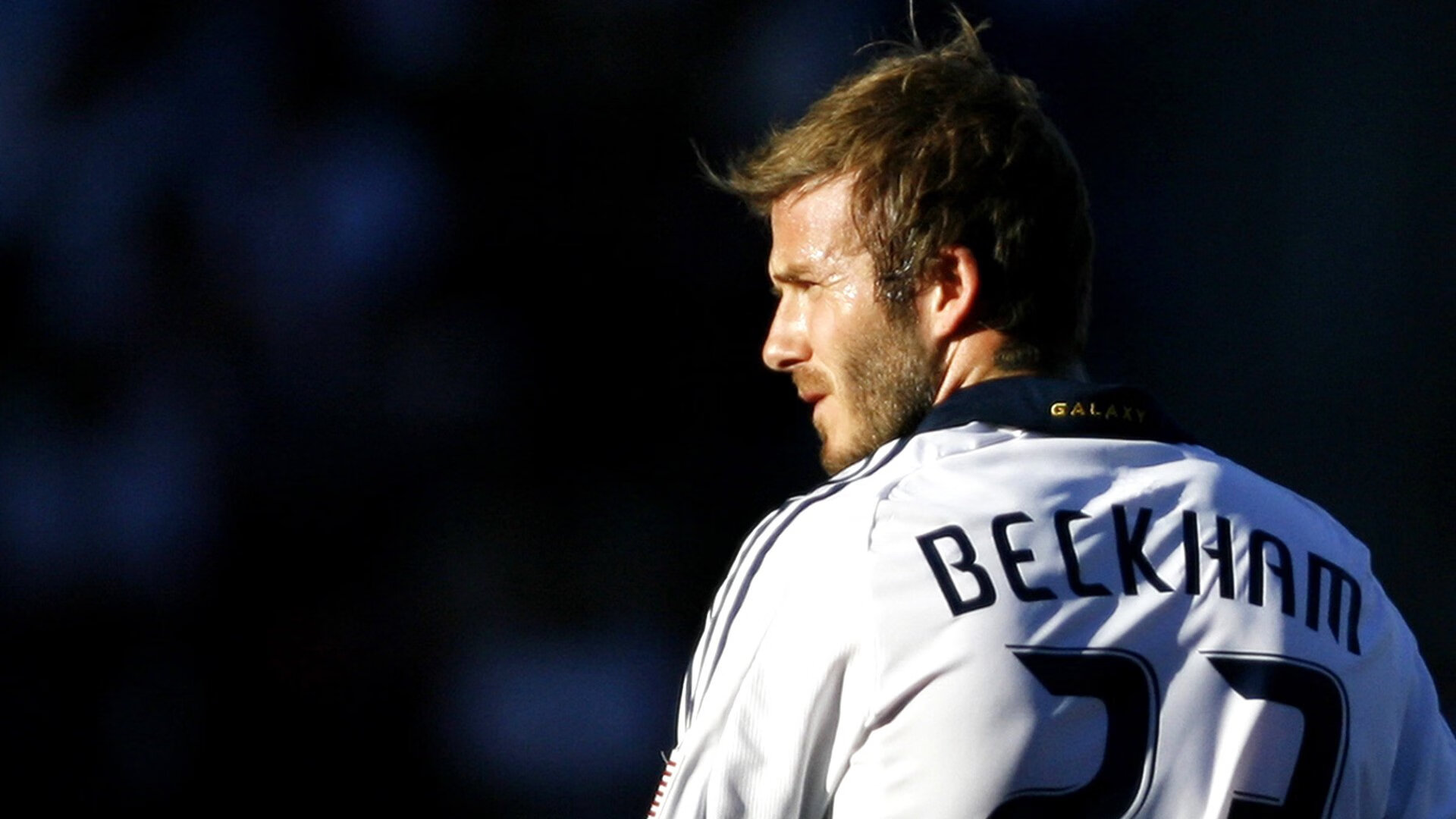 赛道与球场,维斯塔潘的年度加冕与爵士的决胜一节