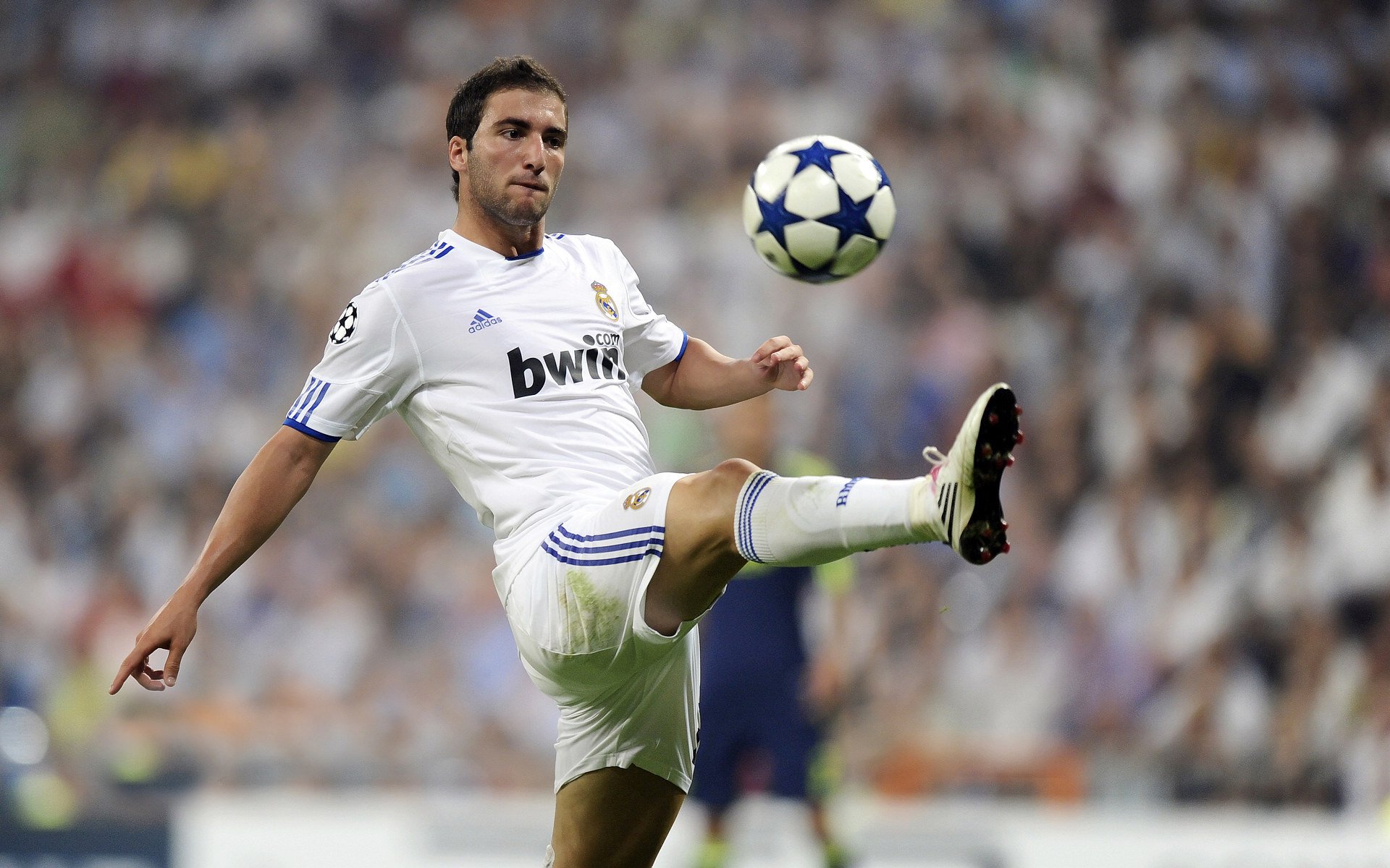 猛龙防守锁死活塞，杰伦格林关键战不手软