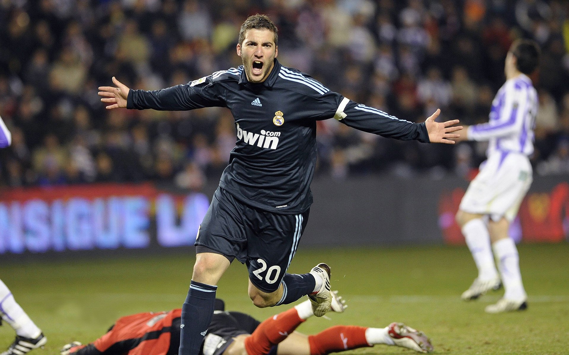 英格兰带走皇马，当足球成为文化殖民的华丽外衣