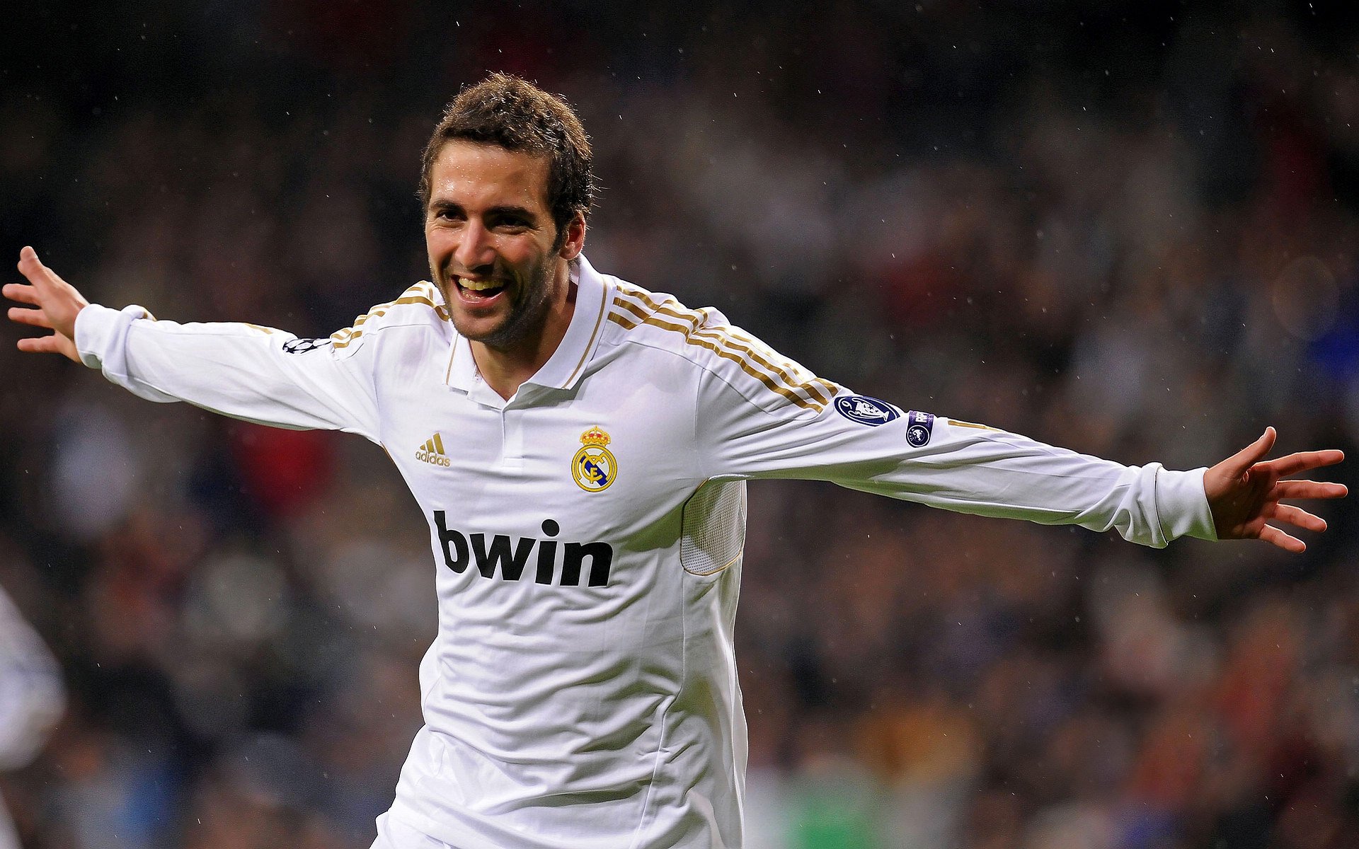 奥运周期关键战之夜，西亚卡姆全程高能输出，点燃的不只是球场