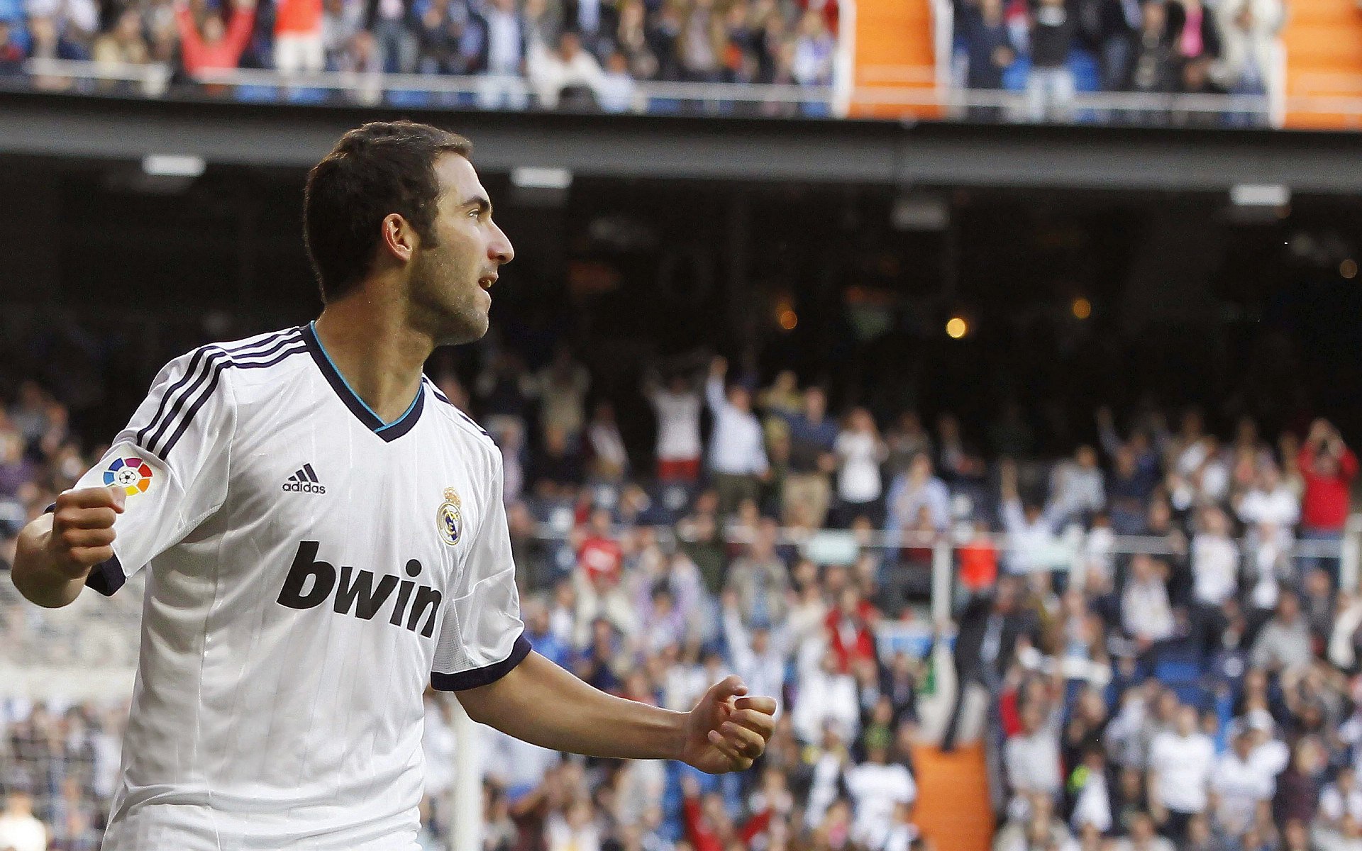 若日尼奥爆发,那不勒斯用意式咏叹调击败日本能剧