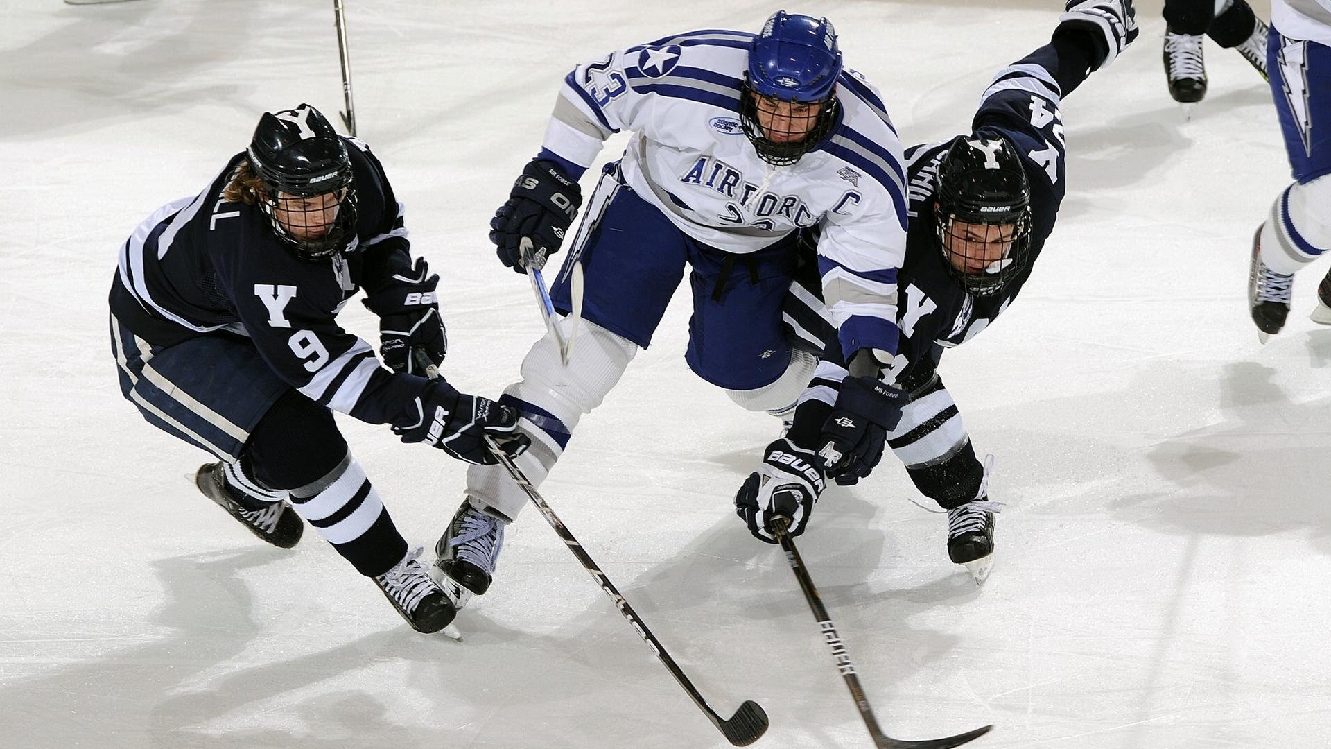 布伦森统治级数据撕裂火箭,猛龙提前终结悬念显重建曙光